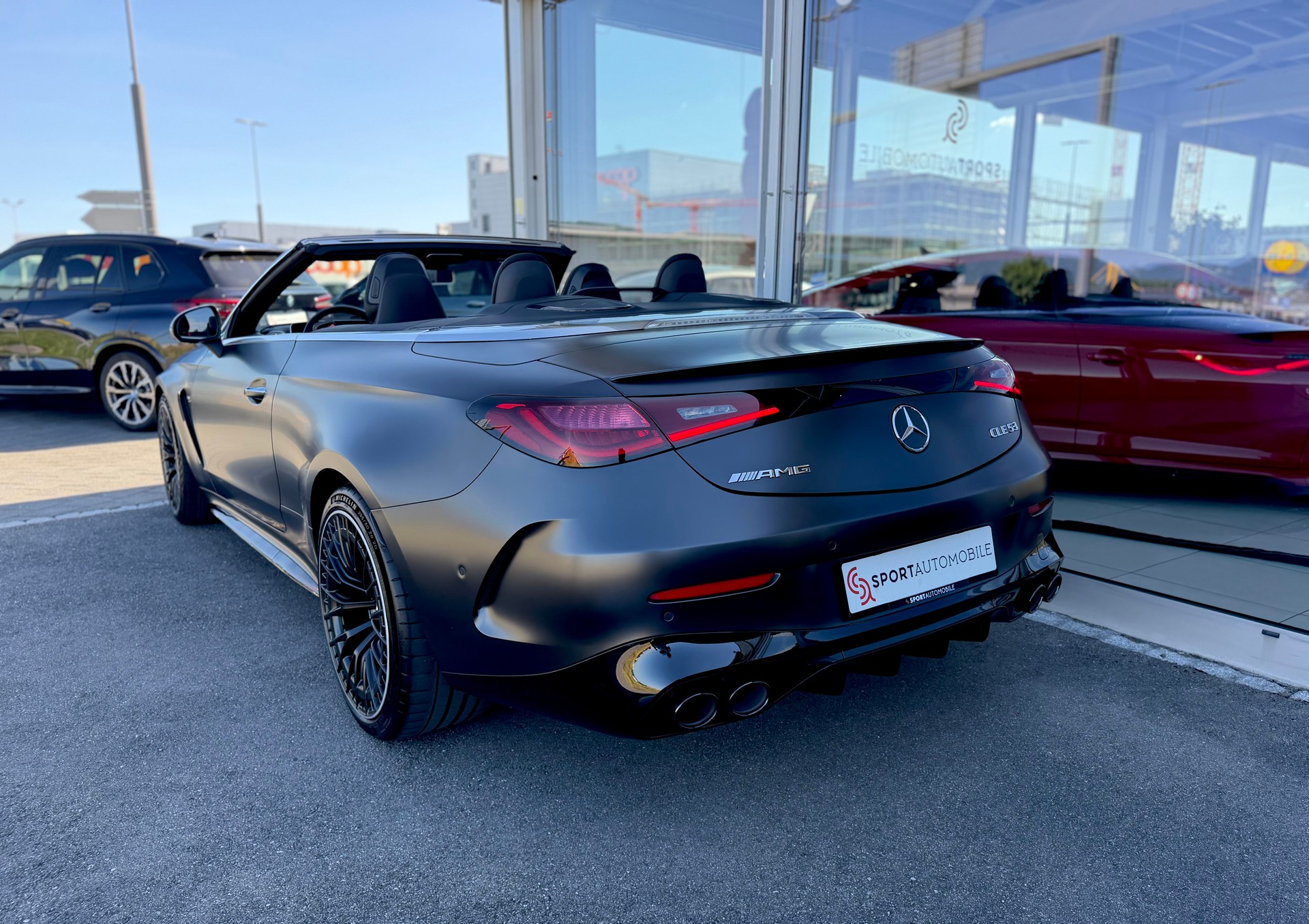MERCEDES-BENZ CLE AMG 53 Cabrio 4Matic+ 9G-Tronic-image-24