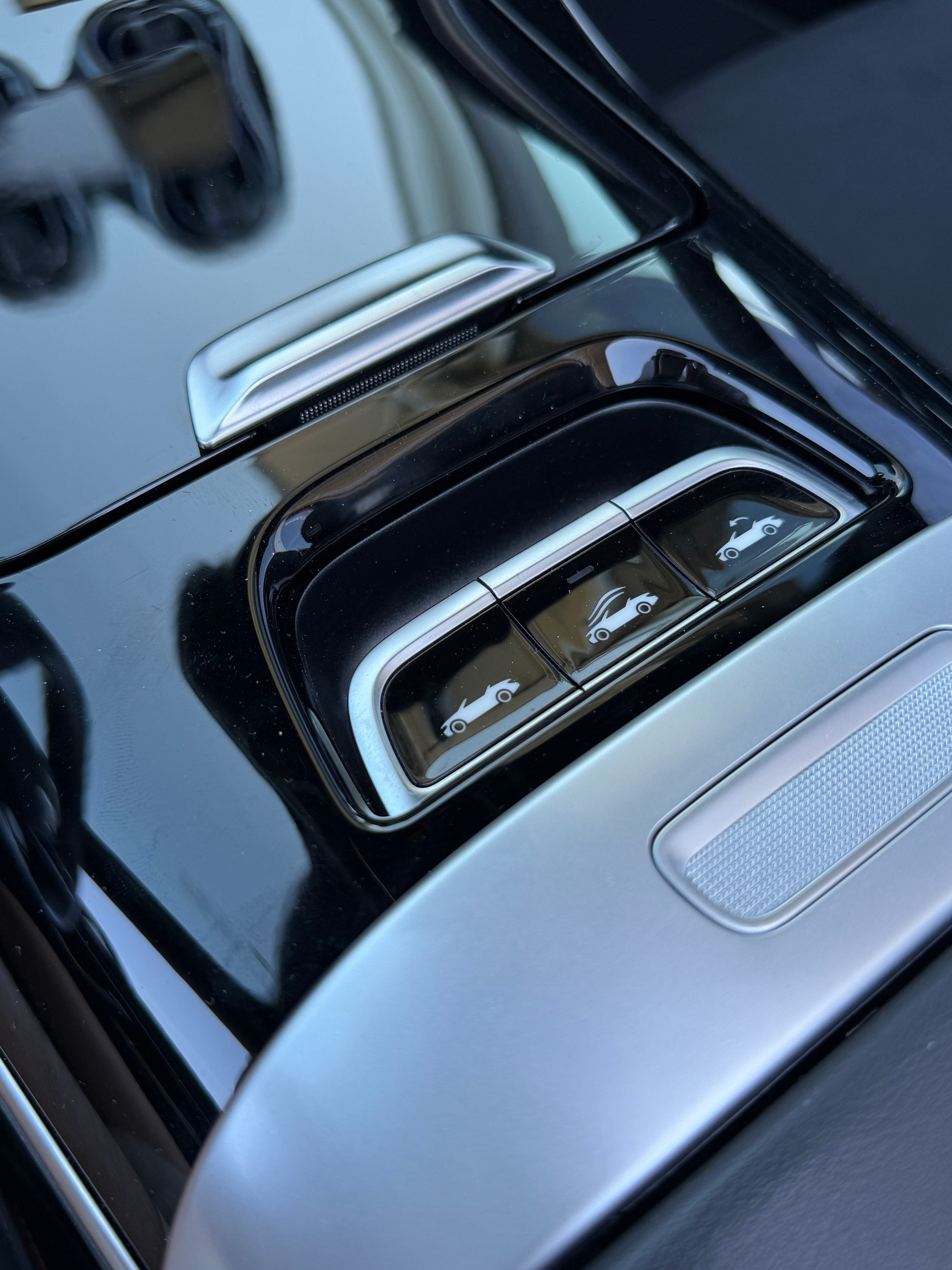 MERCEDES-BENZ CLE AMG 53 Cabrio 4Matic+ 9G-Tronic-image-53