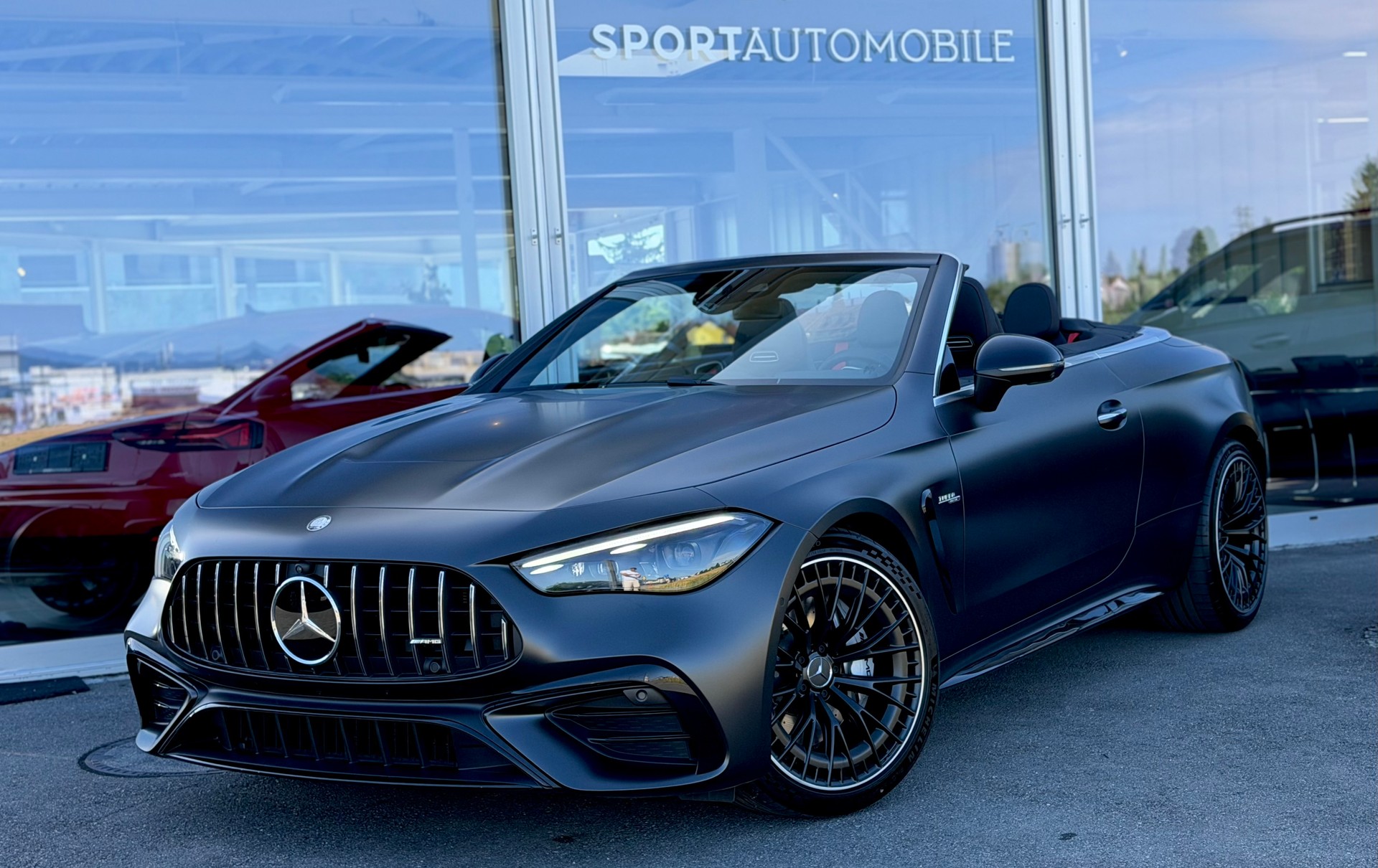 MERCEDES-BENZ CLE AMG 53 Cabrio 4Matic+ 9G-Tronic-image-4