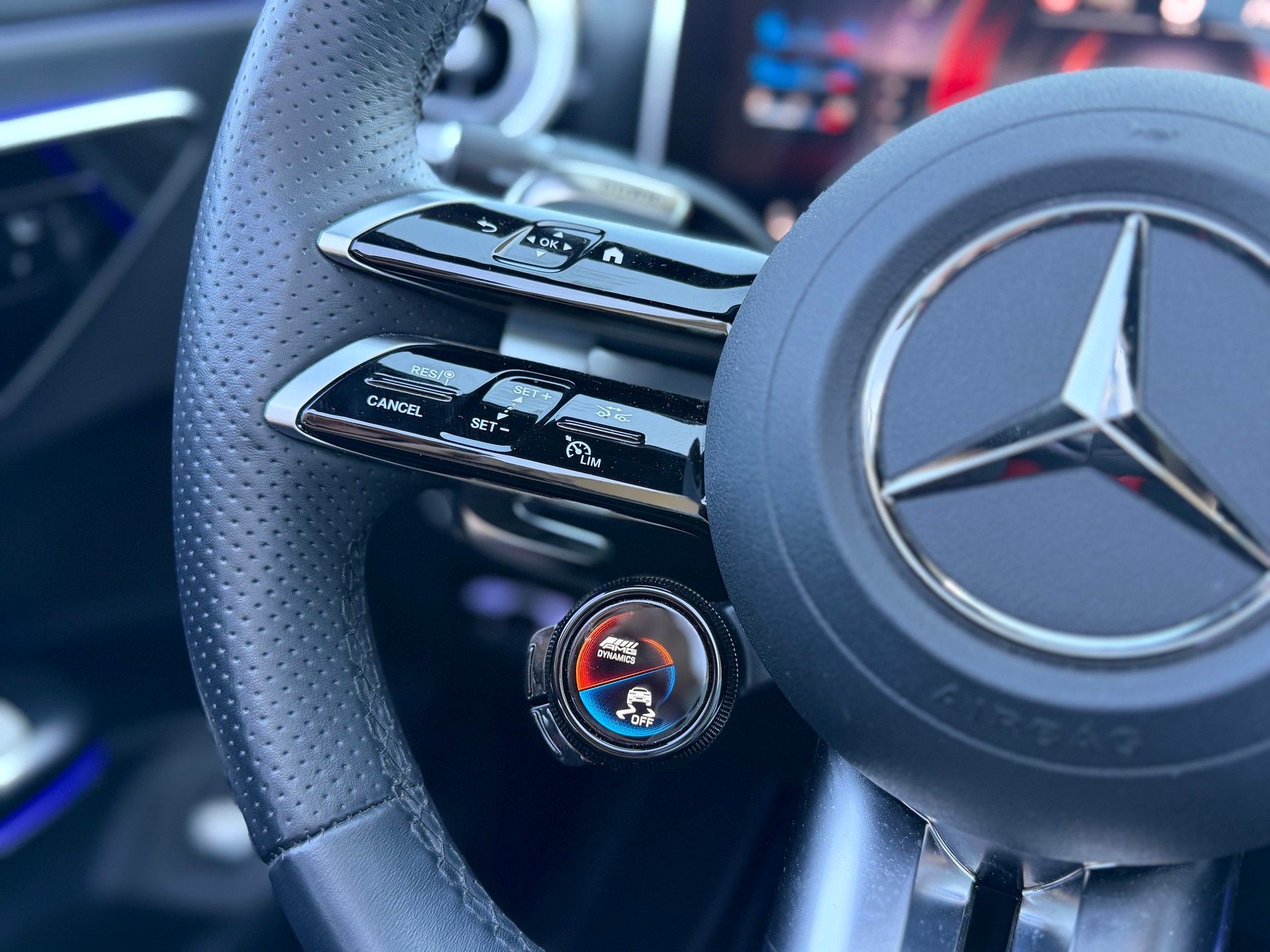 MERCEDES-BENZ CLE AMG 53 Cabrio 4Matic+ 9G-Tronic-image-30