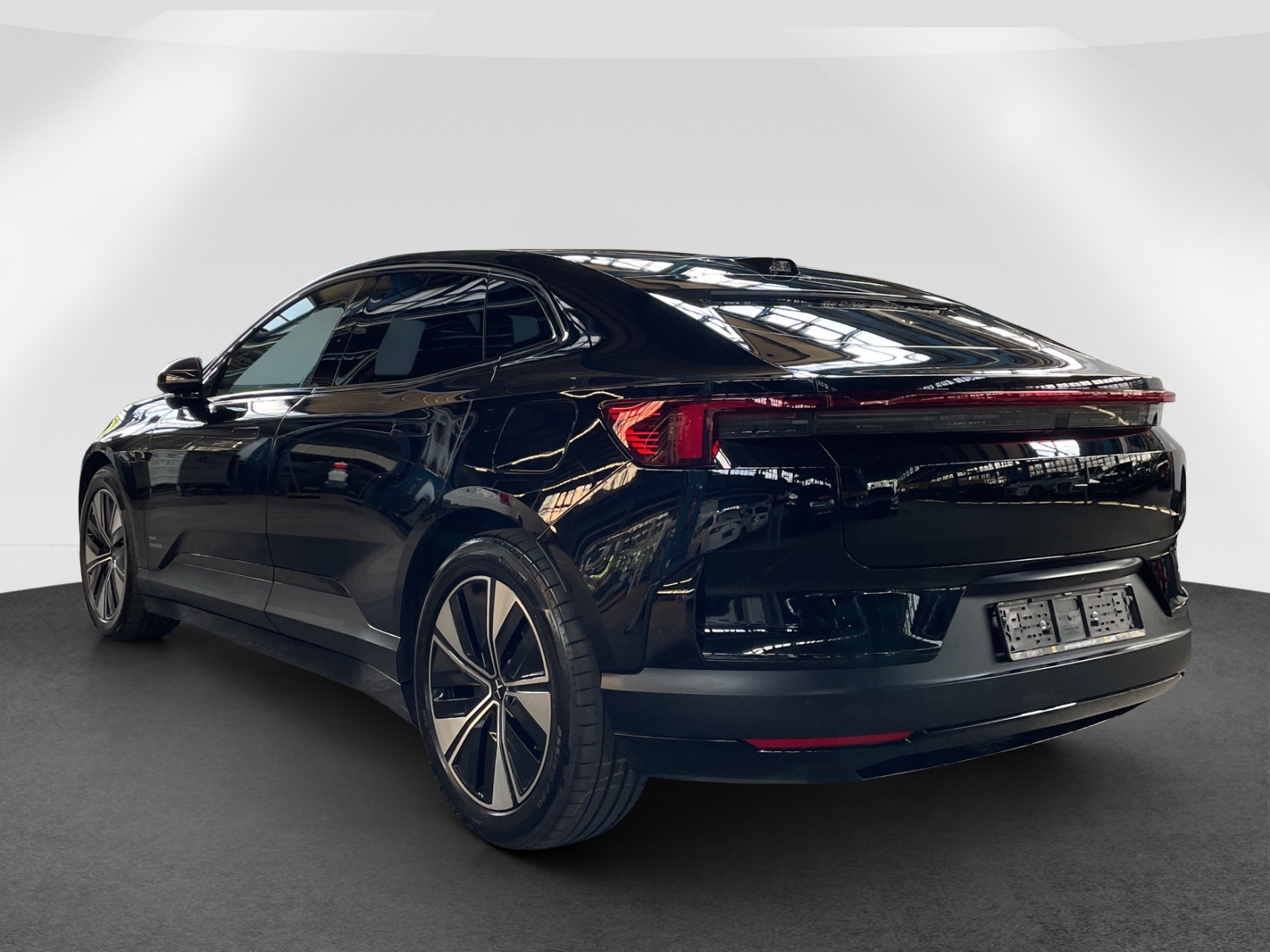 POLESTAR 4 Long Range Dual Motor-image-3