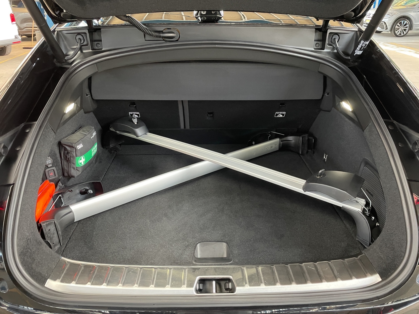 POLESTAR 4 Long Range Dual Motor-image-10