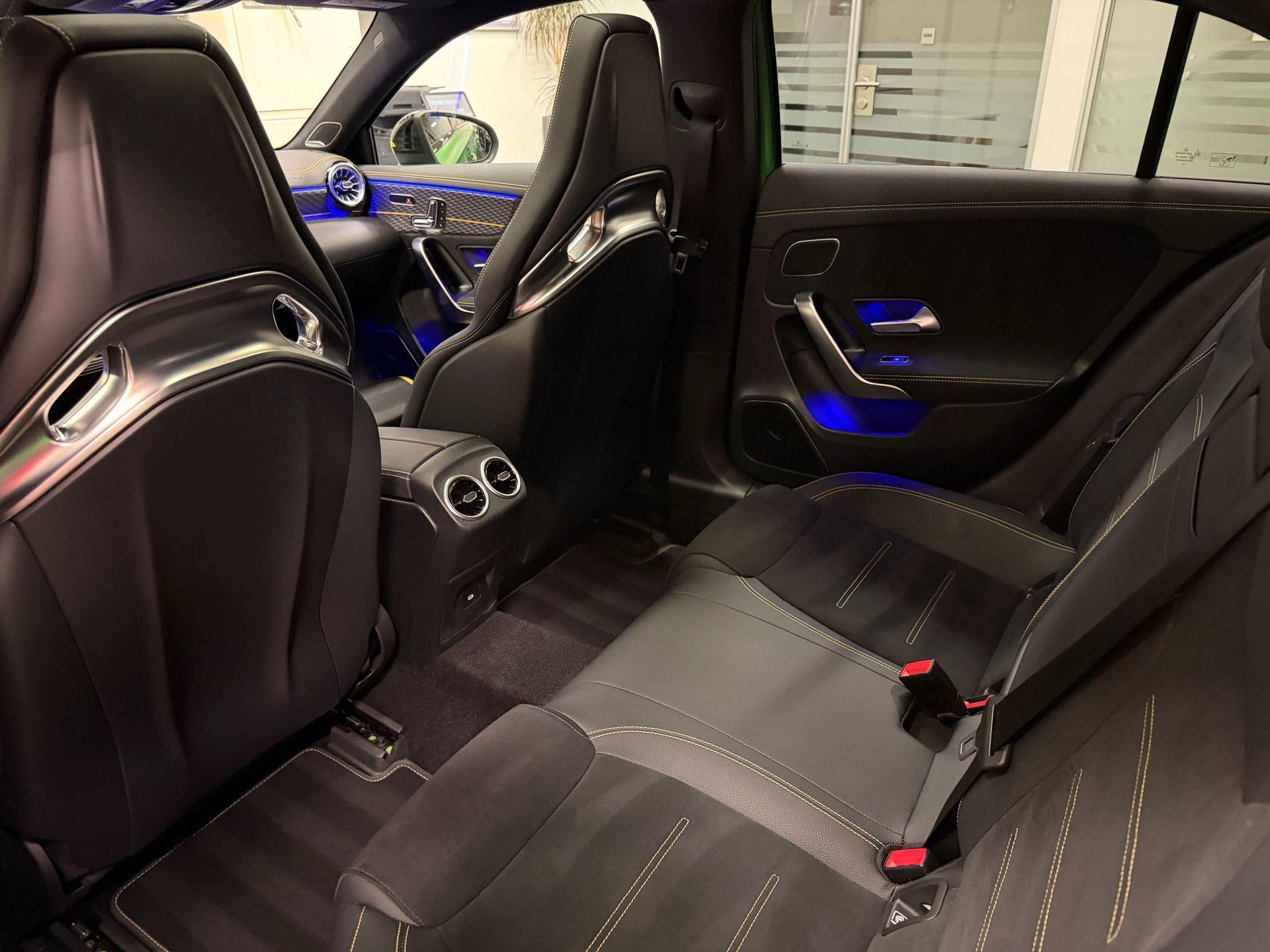 MERCEDES-BENZ A 45 S AMG 4matic+ Limited Edition Green Hell Magno-image-11
