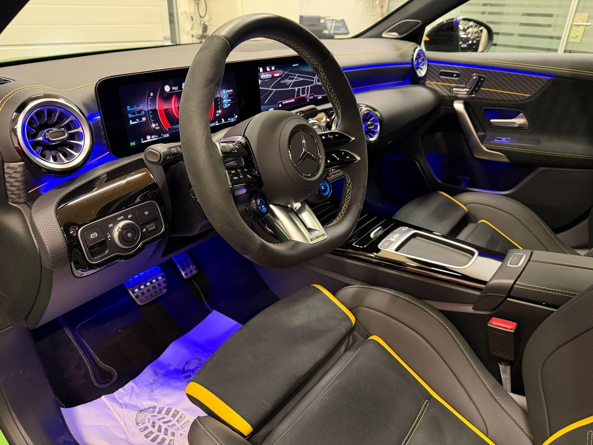 MERCEDES-BENZ A 45 S AMG 4matic+ Limited Edition Green Hell Magno-image-9