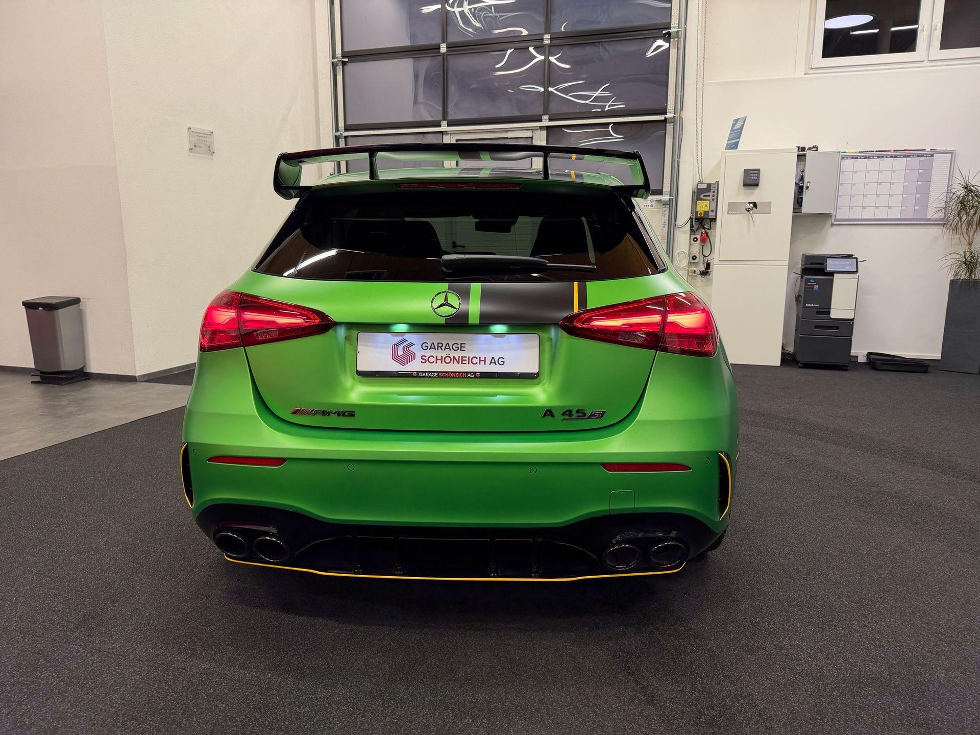 MERCEDES-BENZ A 45 S AMG 4matic+ Limited Edition Green Hell Magno-image-5