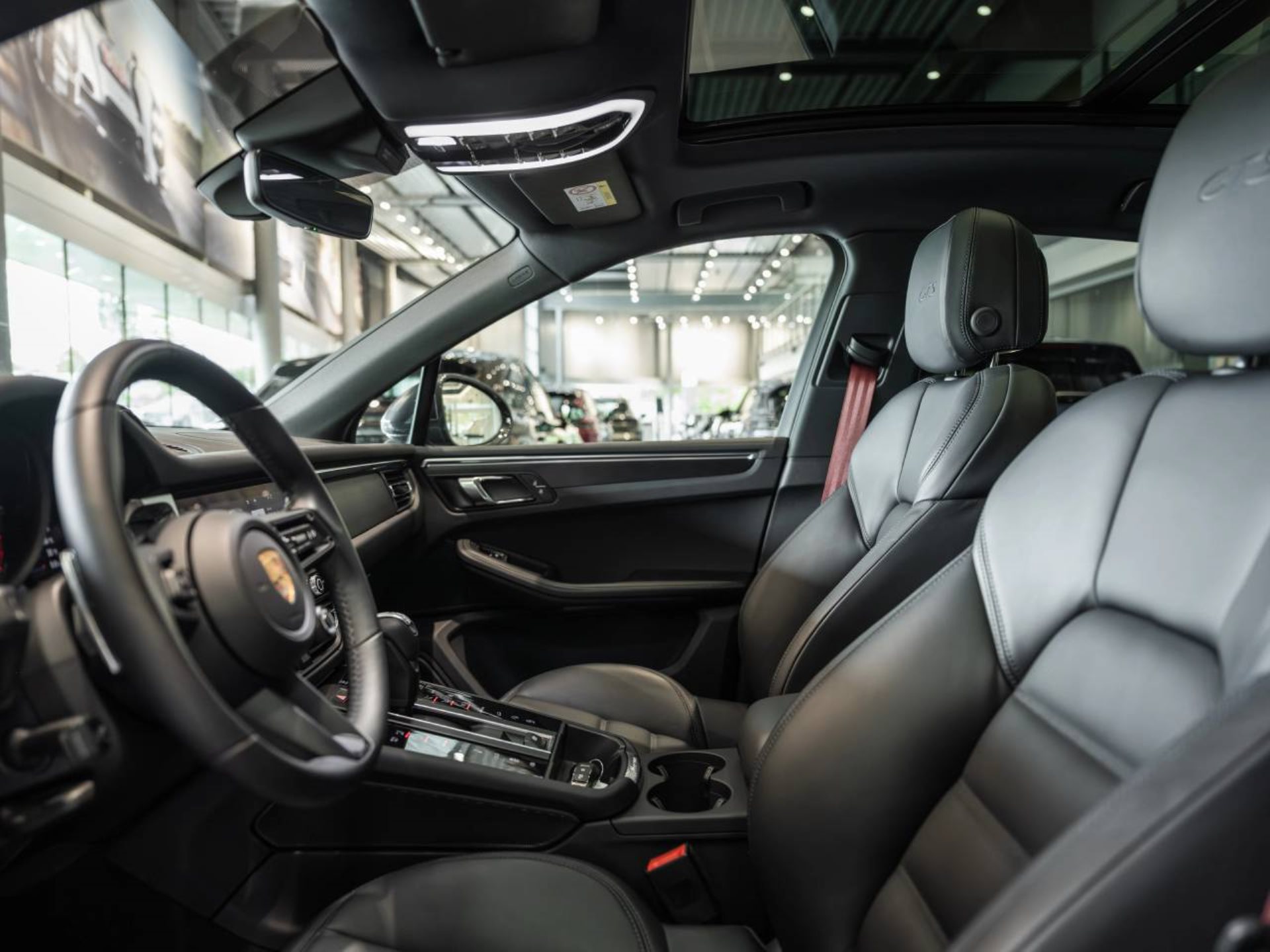 PORSCHE Macan GTS-image-3