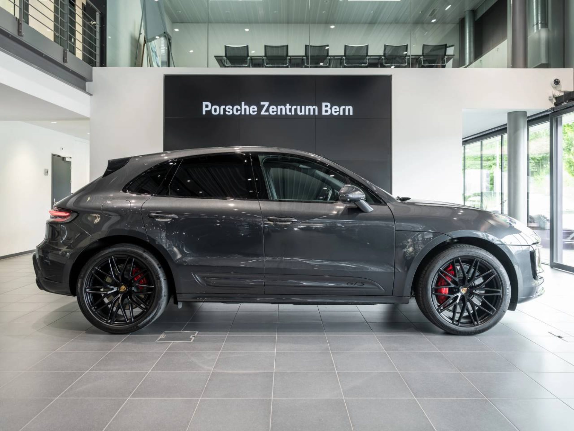 PORSCHE Macan GTS-image-1