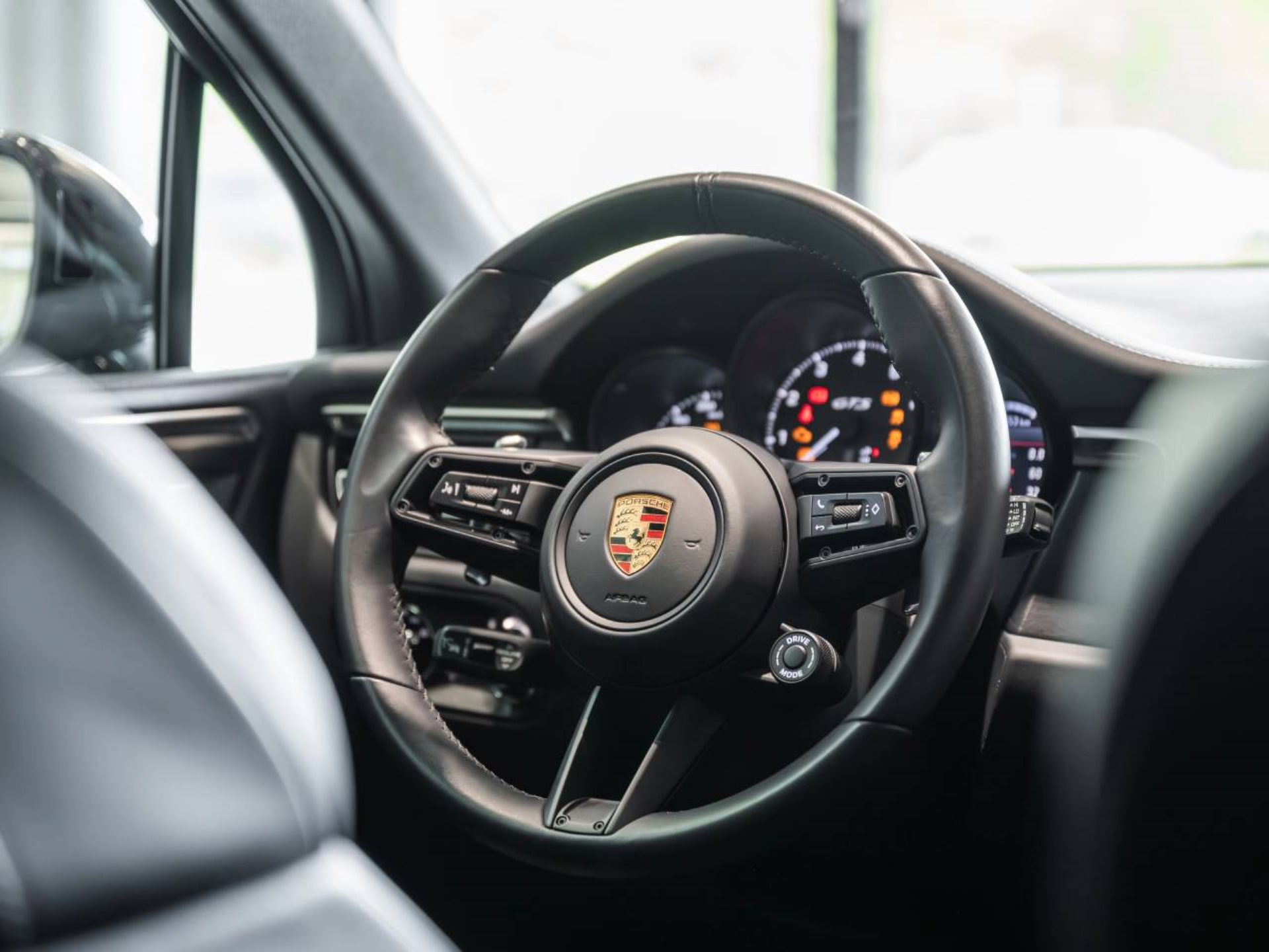 PORSCHE Macan GTS-image-14