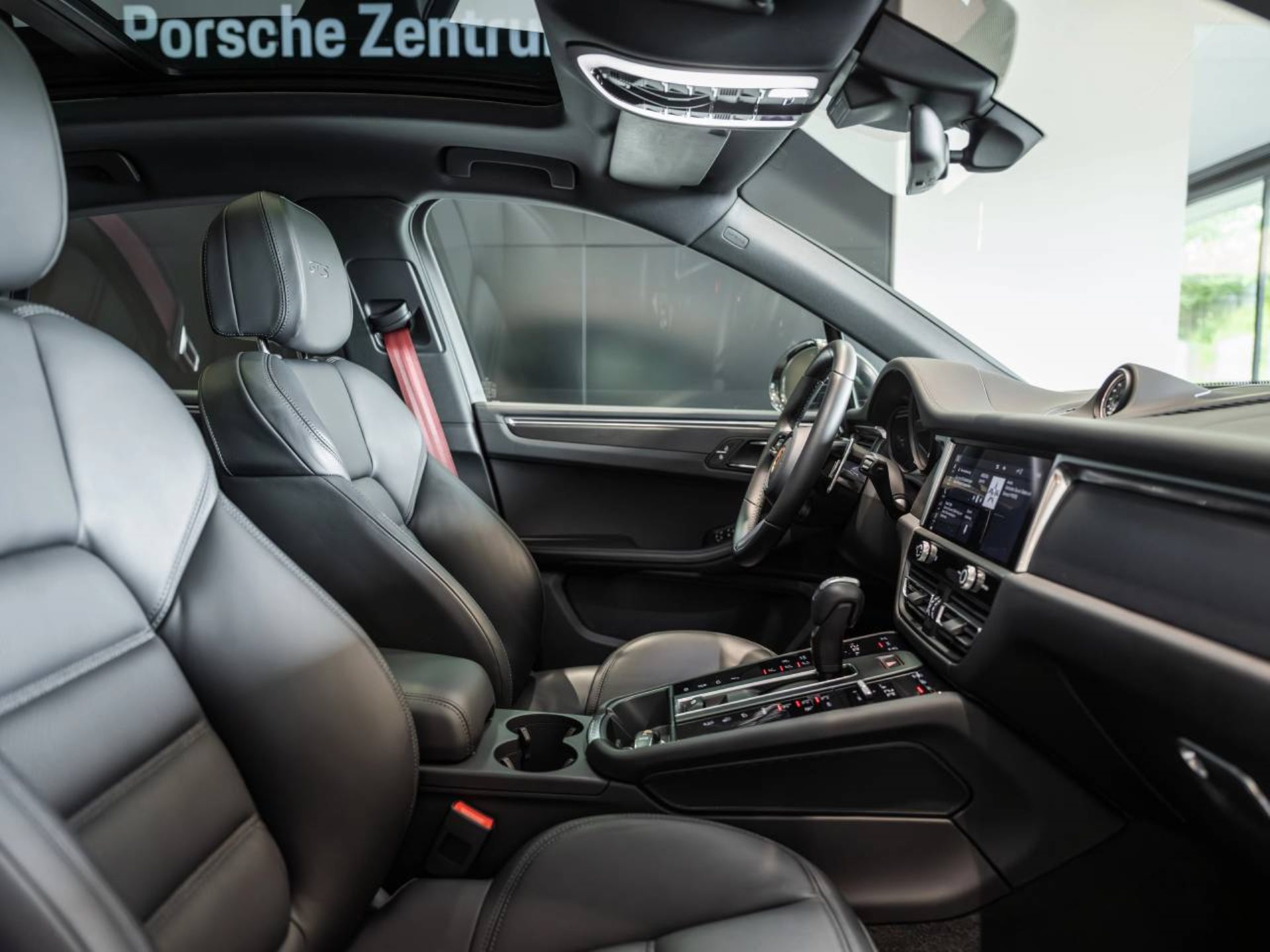 PORSCHE Macan GTS-image-17