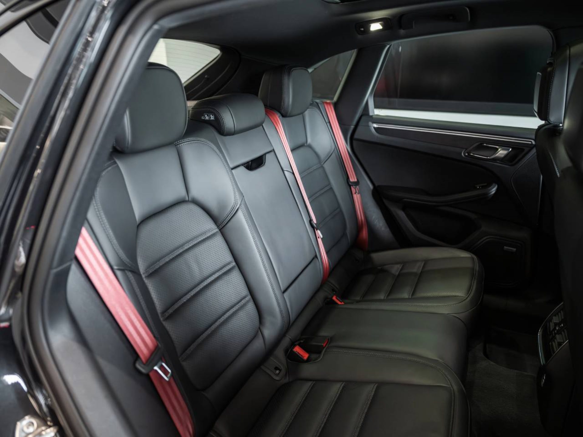 PORSCHE Macan GTS-image-18