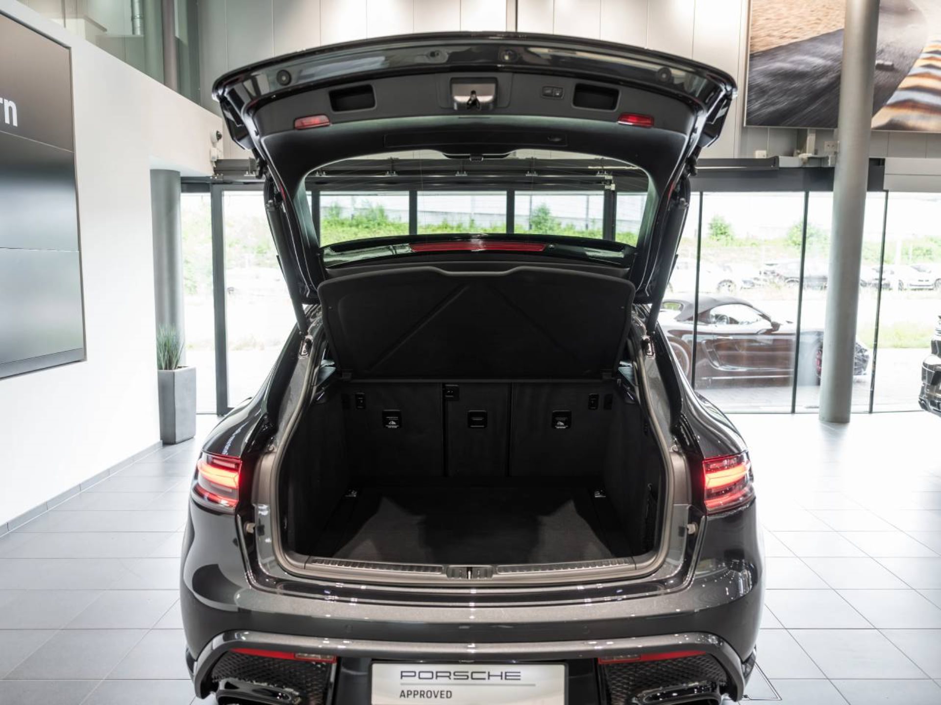 PORSCHE Macan GTS-image-6