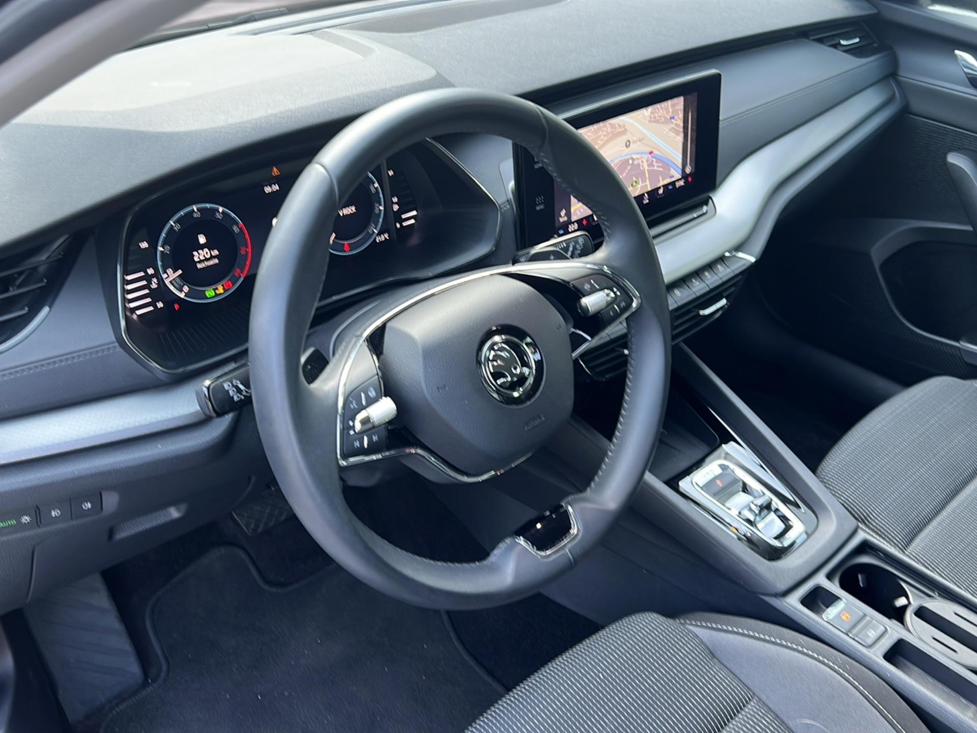 SKODA Octavia Combi 2.0 TSI Ambition 4x4 DSG-image-9