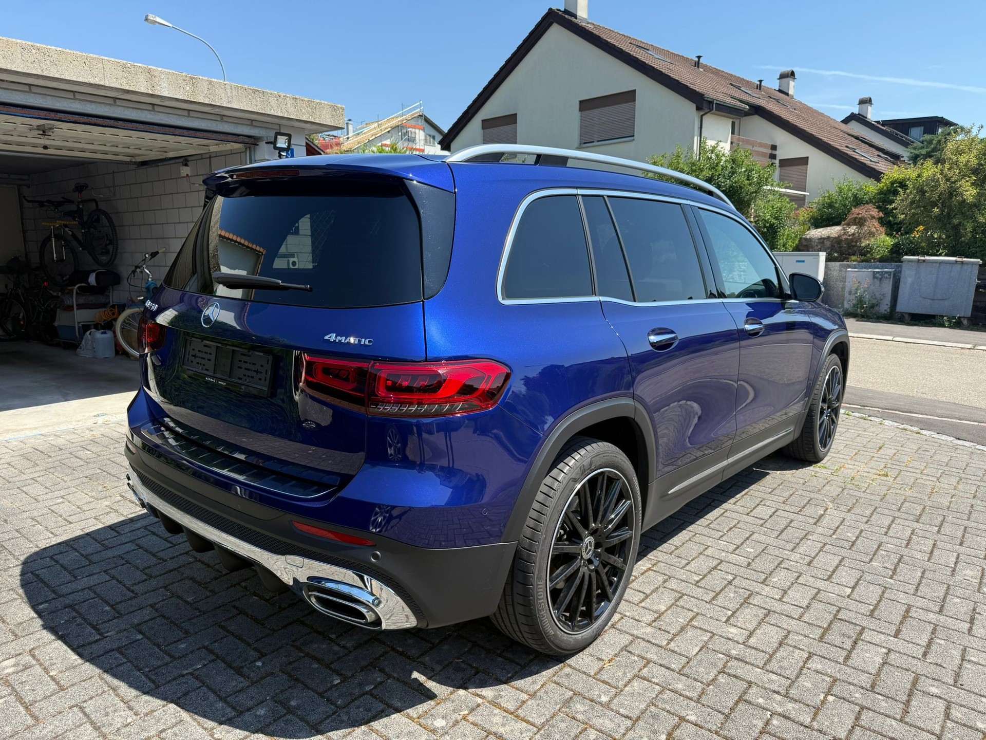 MERCEDES-BENZ GLB 250 AMG Line 4matic-image-2