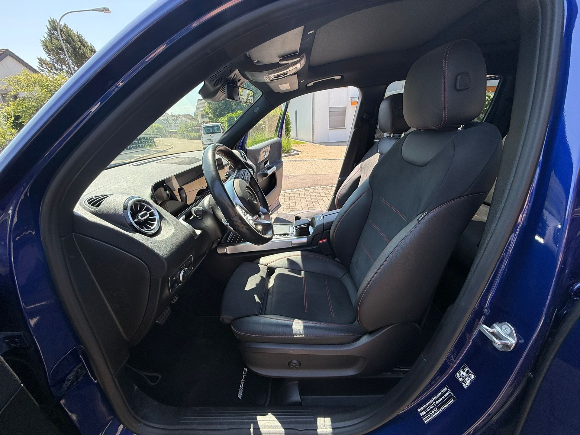 MERCEDES-BENZ GLB 250 AMG Line 4matic-image-4