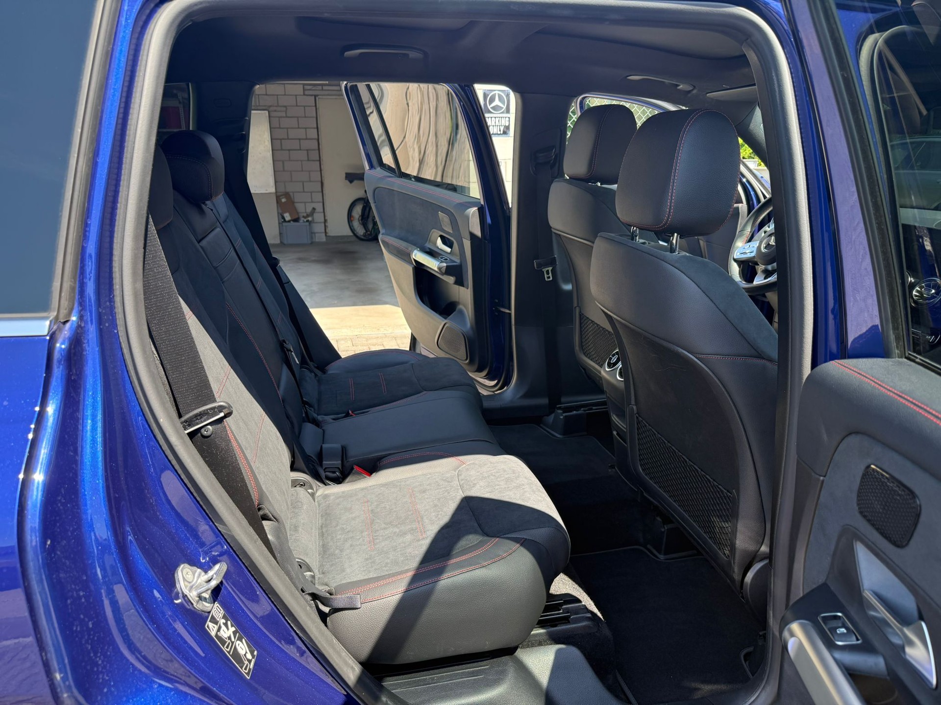 MERCEDES-BENZ GLB 250 AMG Line 4matic-image-8