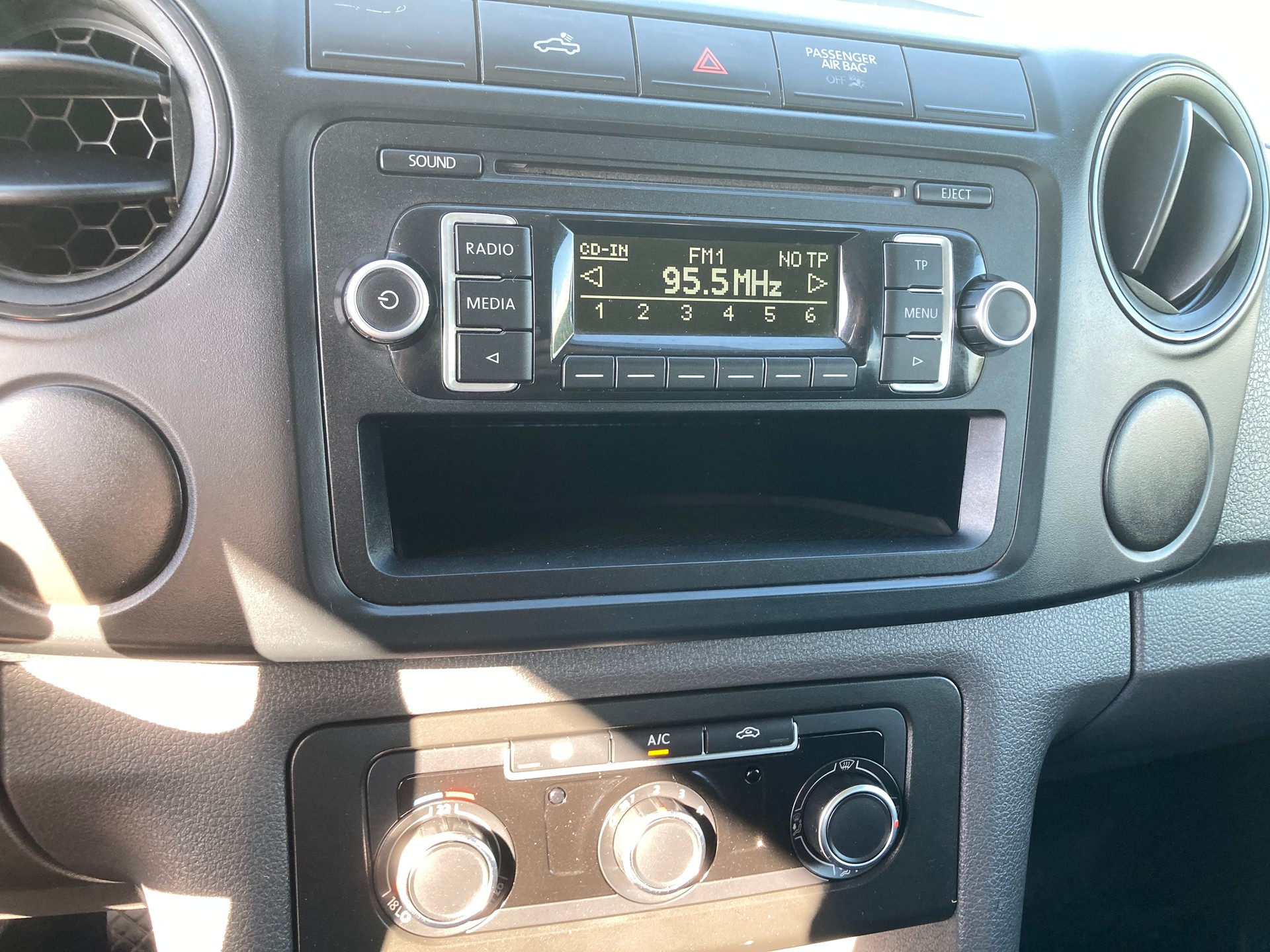 VW Amarok 2.0 BiTDI Startline 4Motion permanent A mit Anhänherkupplung-image-13
