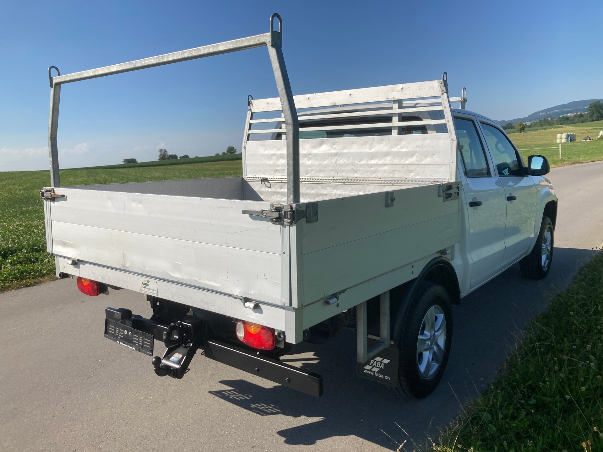 VW Amarok 2.0 BiTDI Startline 4Motion permanent A mit Anhänherkupplung-image-2