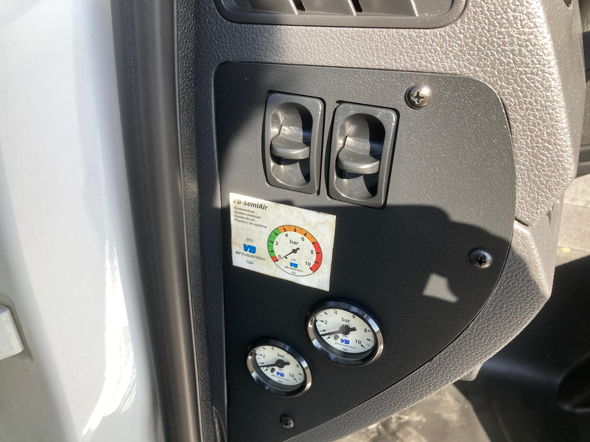 VW Amarok 2.0 BiTDI Startline 4Motion permanent A mit Anhänherkupplung-image-11