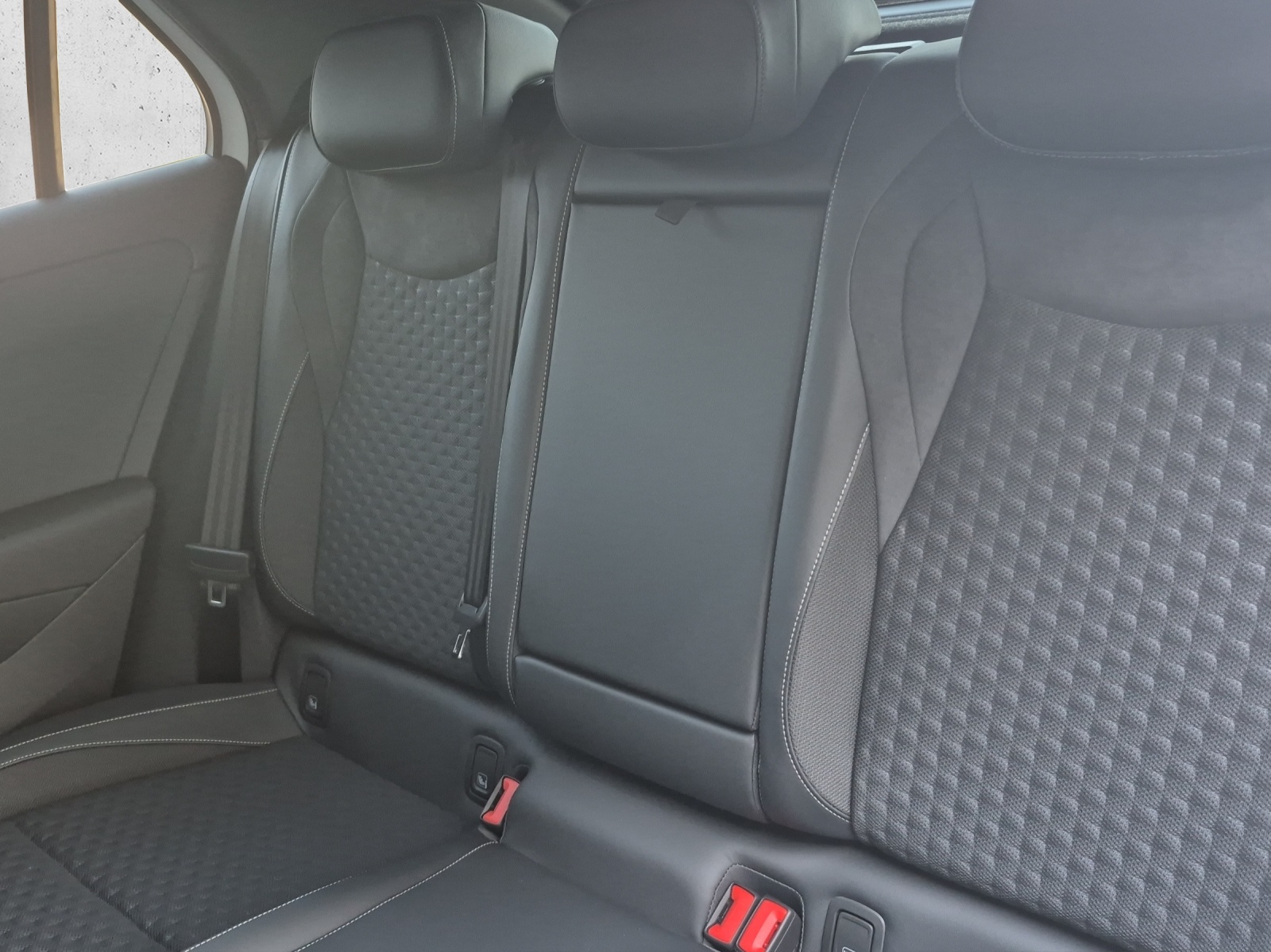 VW T-Roc 1.5 eTSI mHEV R-Line DSG-image-12