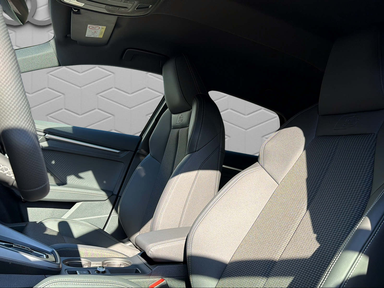 AUDI A3 Sportback TFSI 150 kW quattro S line S tronic-image-6