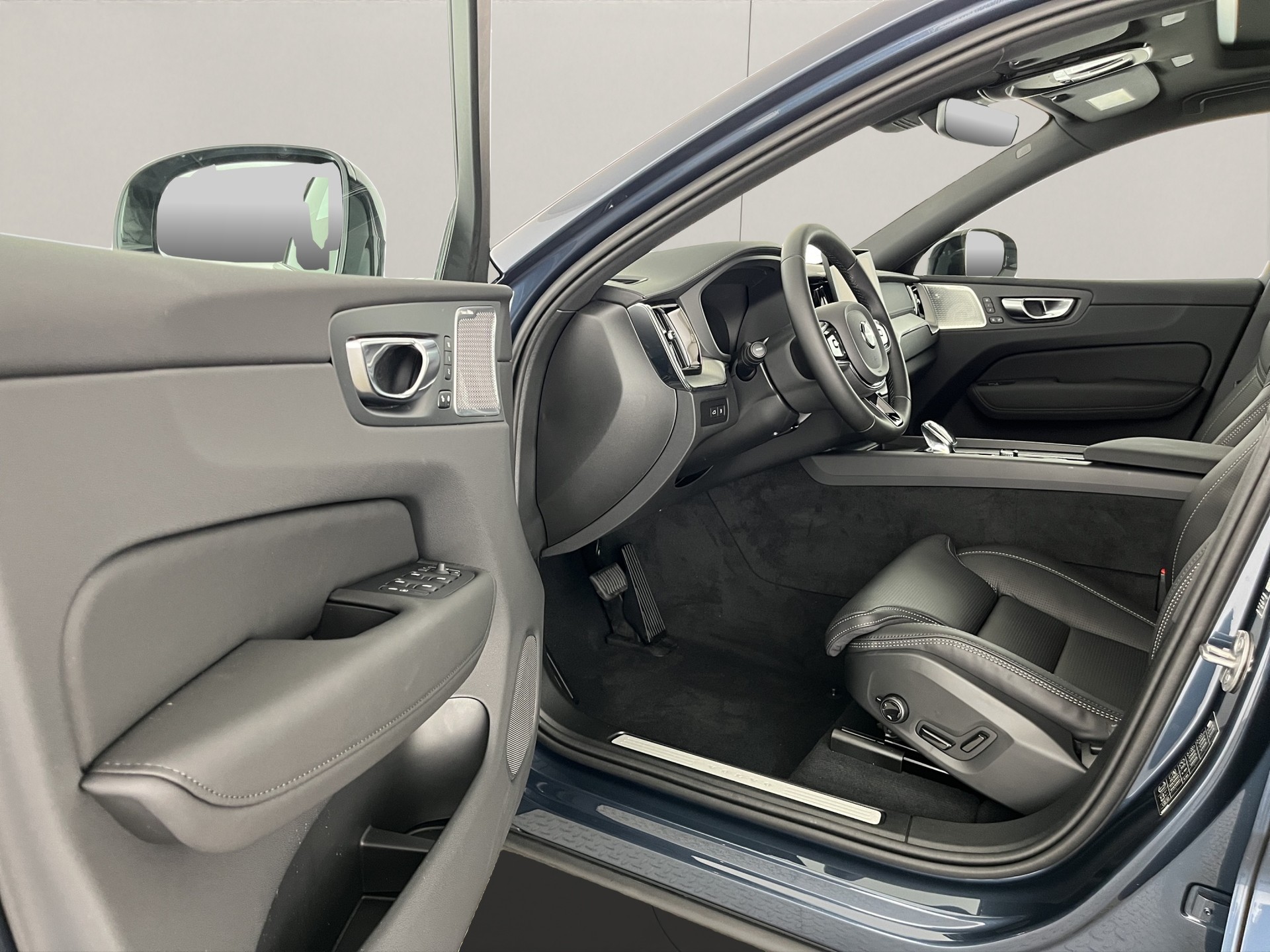 VOLVO XC60 2.0 T8 TE Black Edition eAWD-image-7
