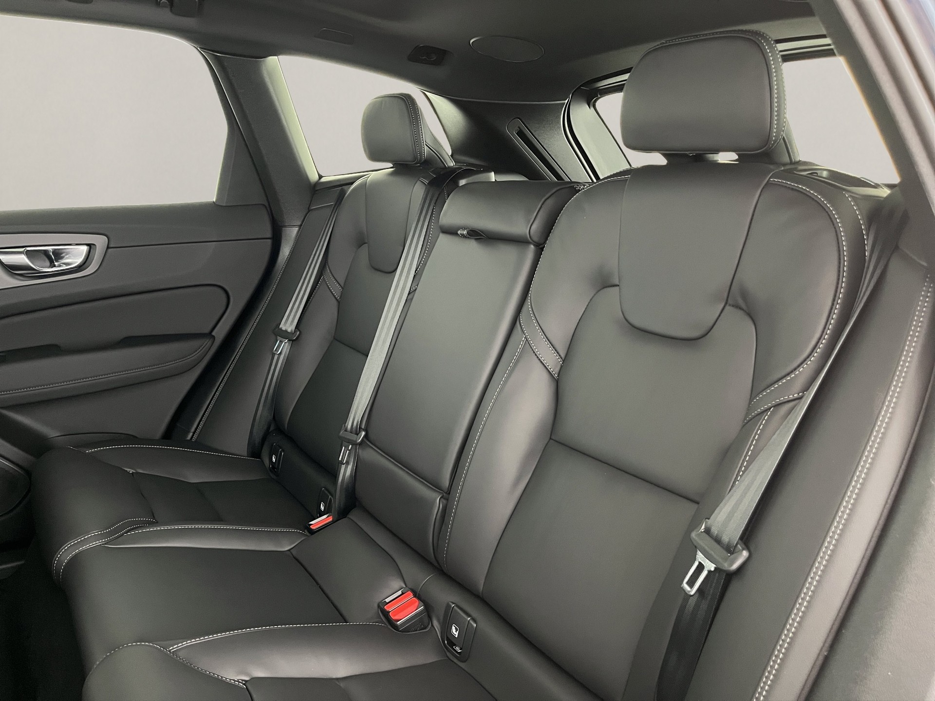 VOLVO XC60 2.0 T8 TE Black Edition eAWD-image-17