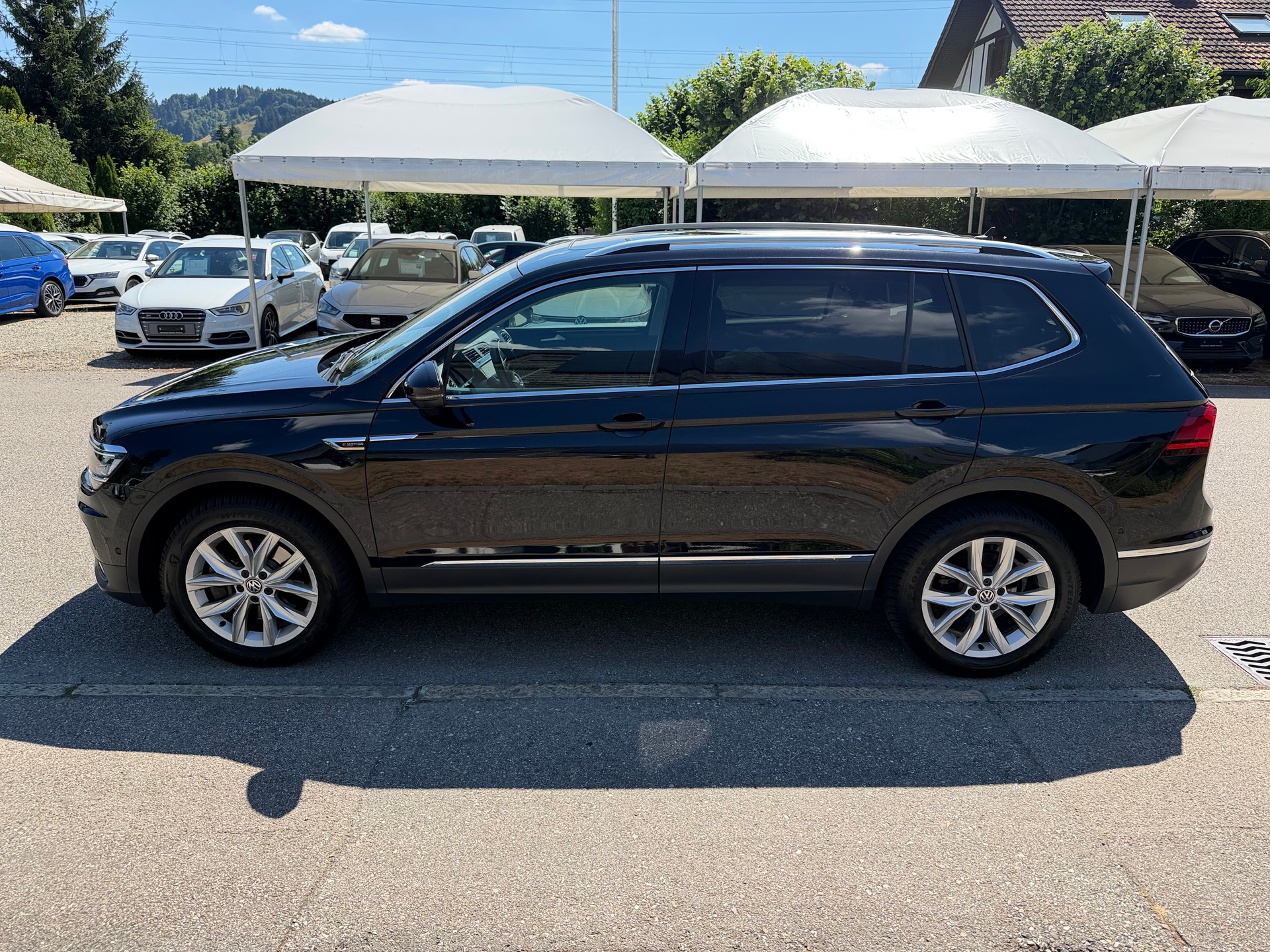 VW Tiguan Allspace 2.0TSI Highline 4Motion DSG-image-3
