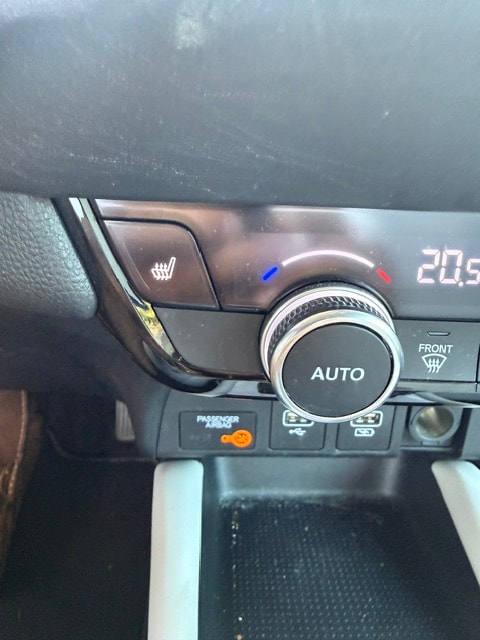 HONDA Jazz 1.5i-MMD Executive E-CVT-image-18