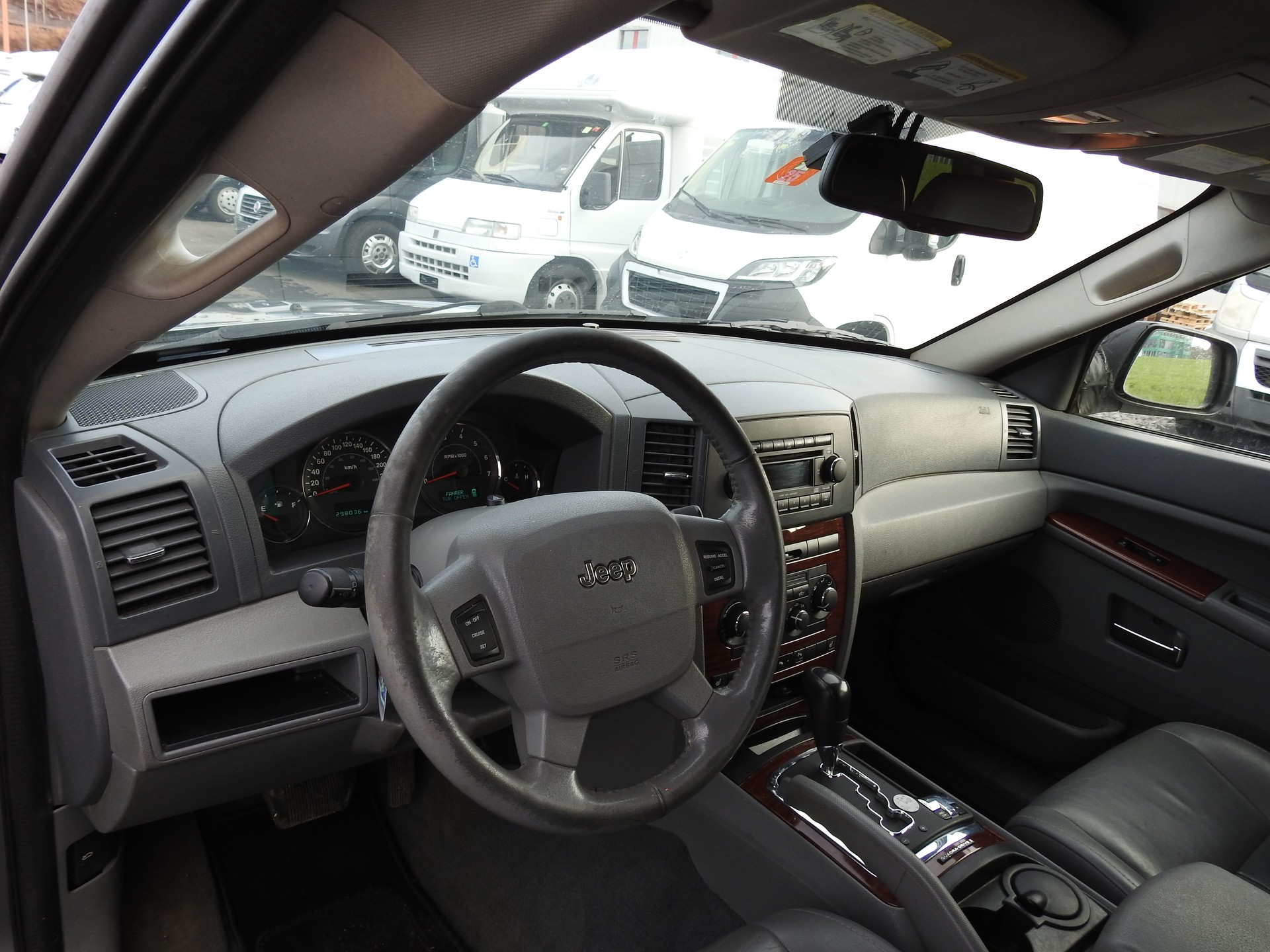 JEEP Grand Cherokee 4.7 Limited Automatic-image-13