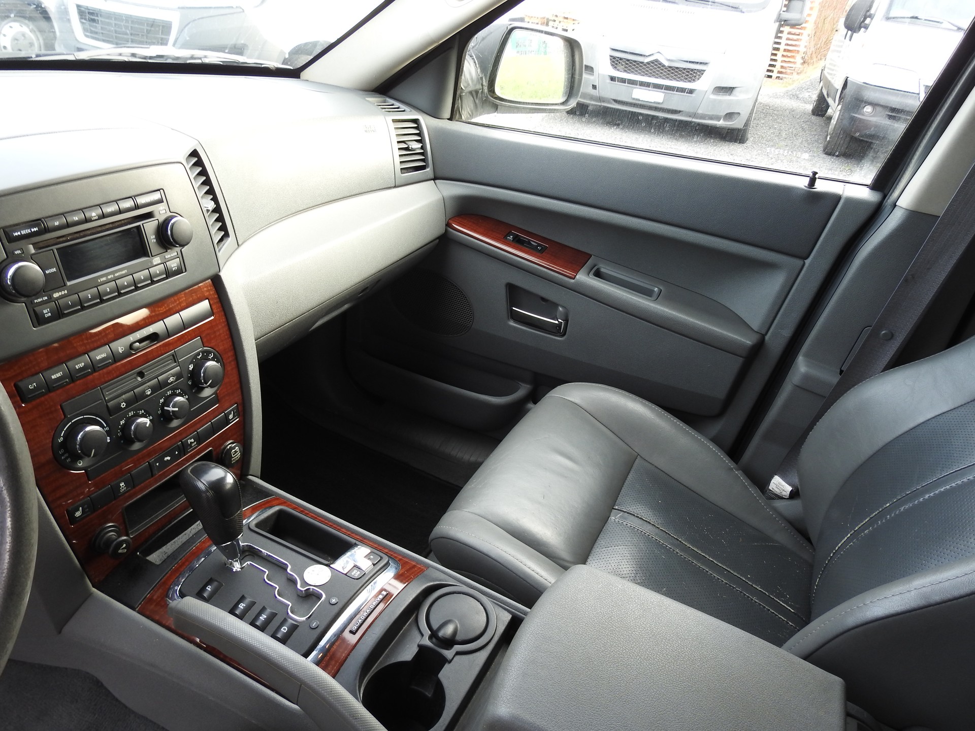 JEEP Grand Cherokee 4.7 Limited Automatic-image-14