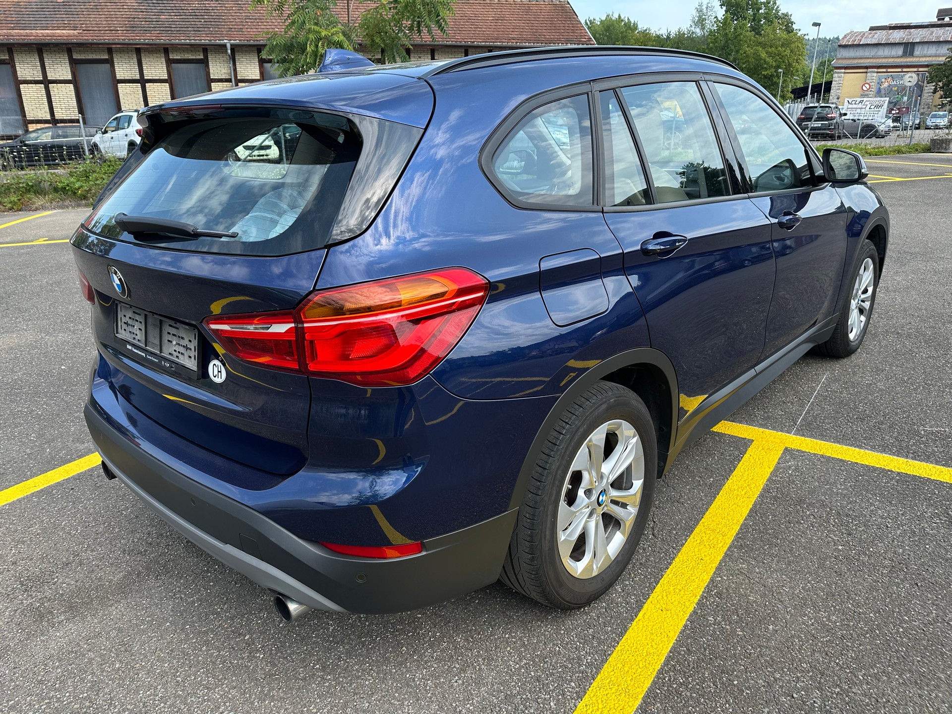 BMW X1 xDrive 20i Steptronic-image-4