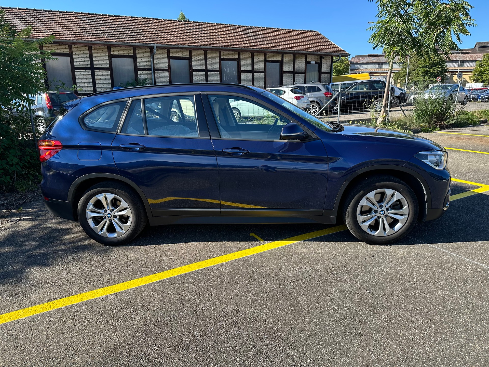 BMW X1 xDrive 20i Steptronic-image-3