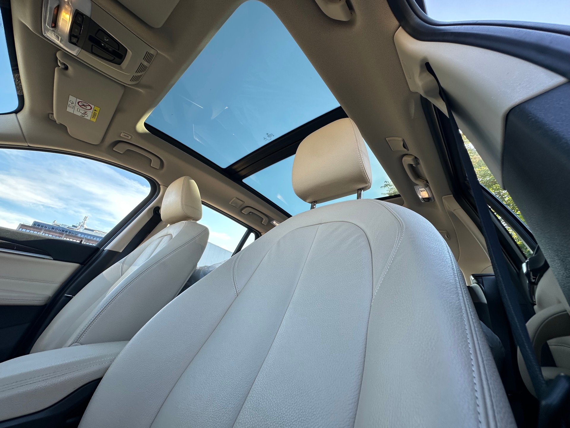 BMW X1 xDrive 20i Steptronic-image-10