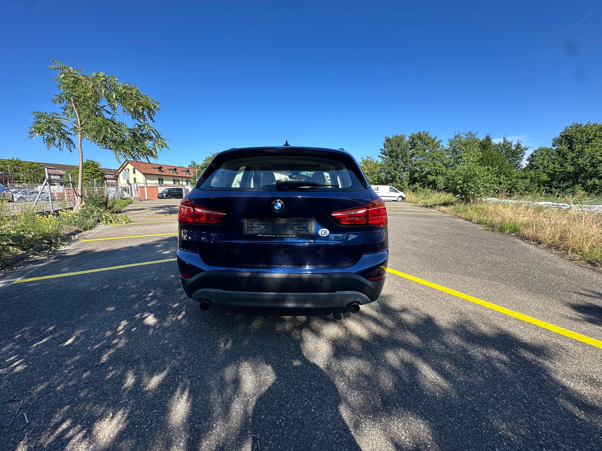 BMW X1 xDrive 20i Steptronic-image-5