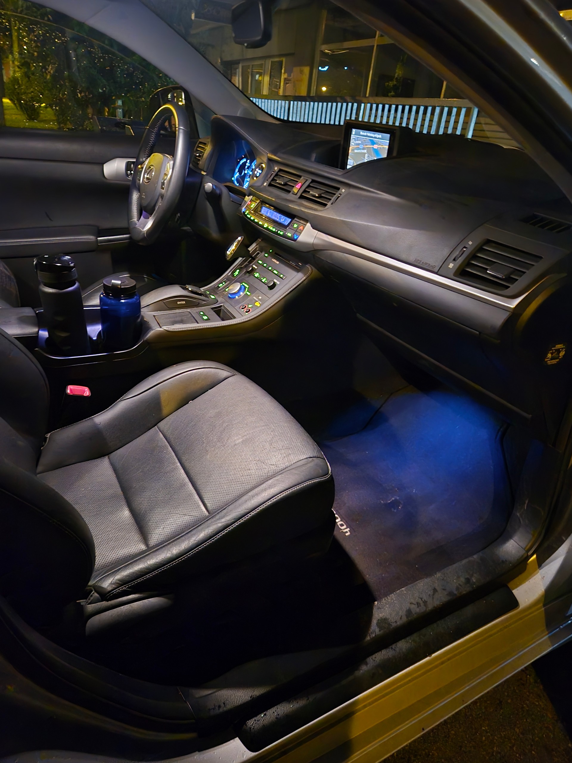 LEXUS 200h Comfort-image-3