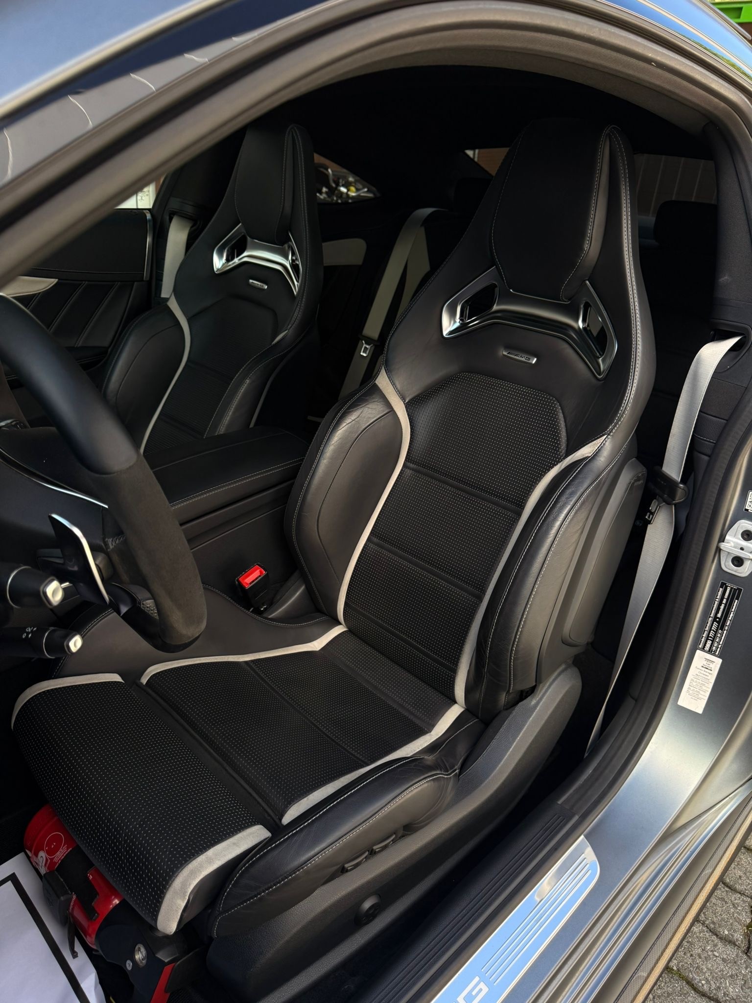 MERCEDES-BENZ C 63 S AMG-image-12