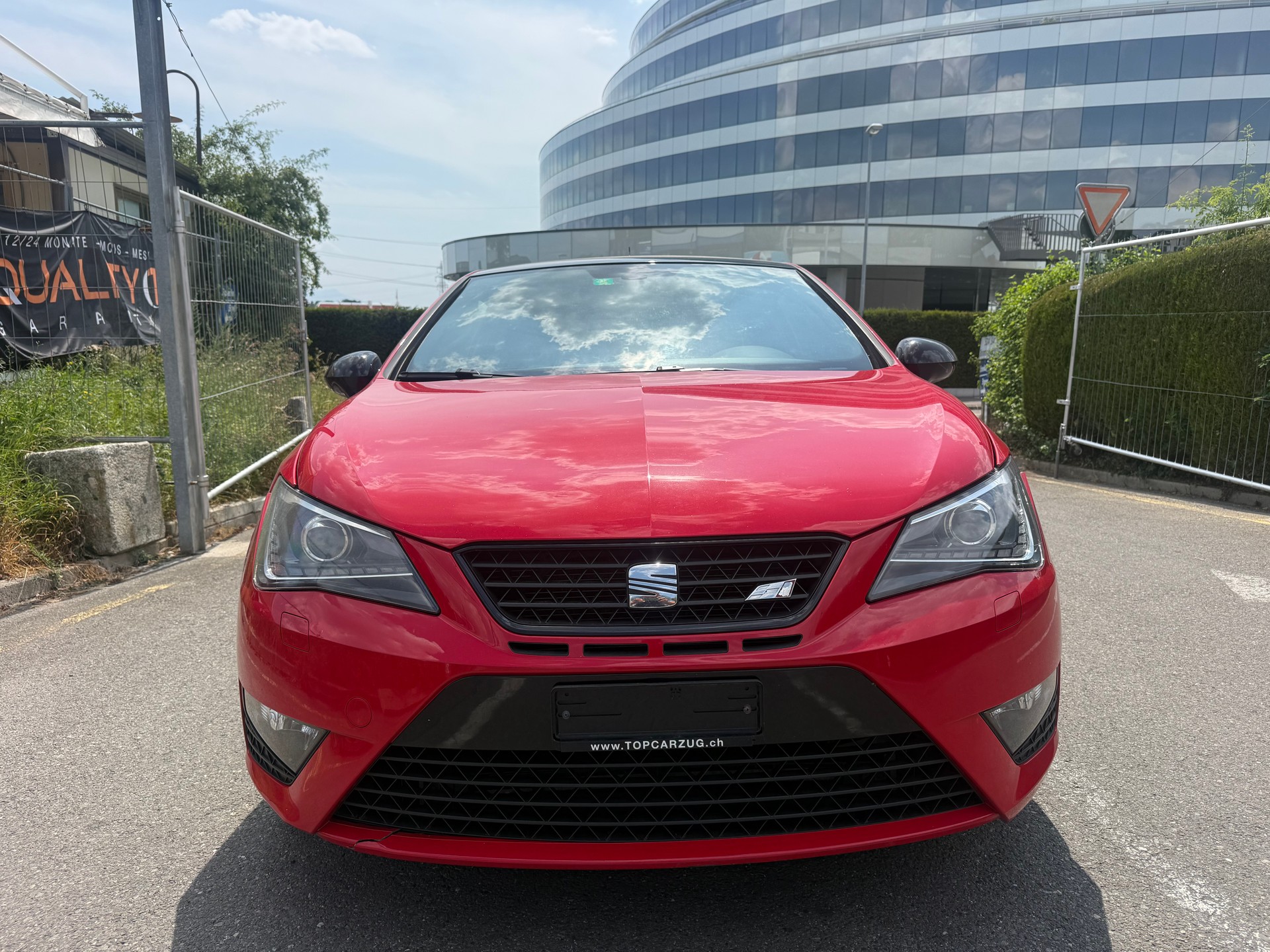 SEAT Ibiza SC 1.4 TSI Cupra DSG-image-1