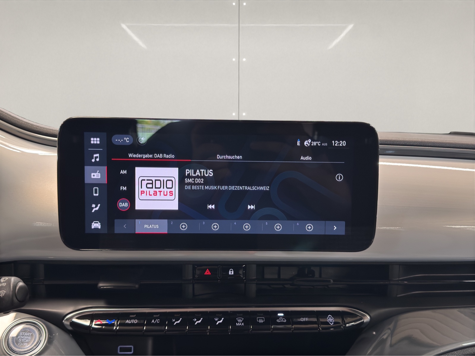 FIAT 500 Cabrio 1.0 Hybrid Dolcevita-image-5