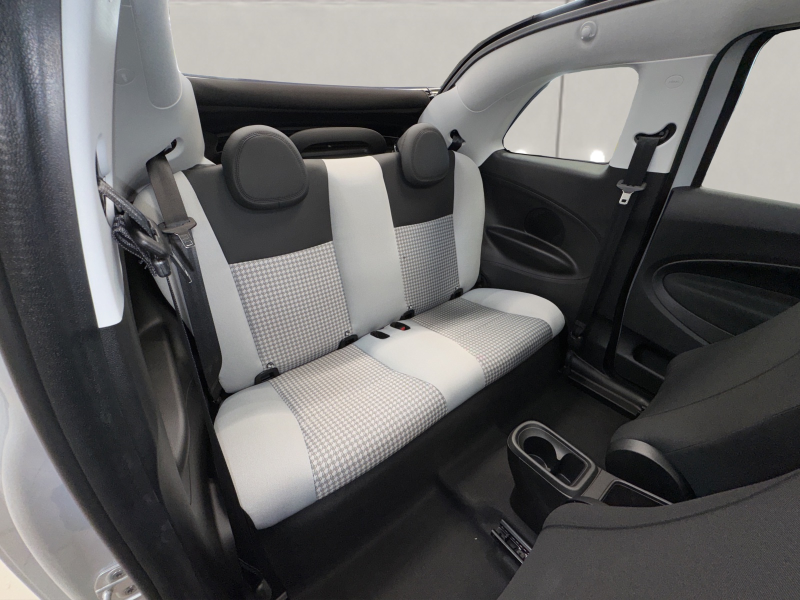 FIAT 500 Cabrio 1.0 Hybrid Dolcevita-image-11