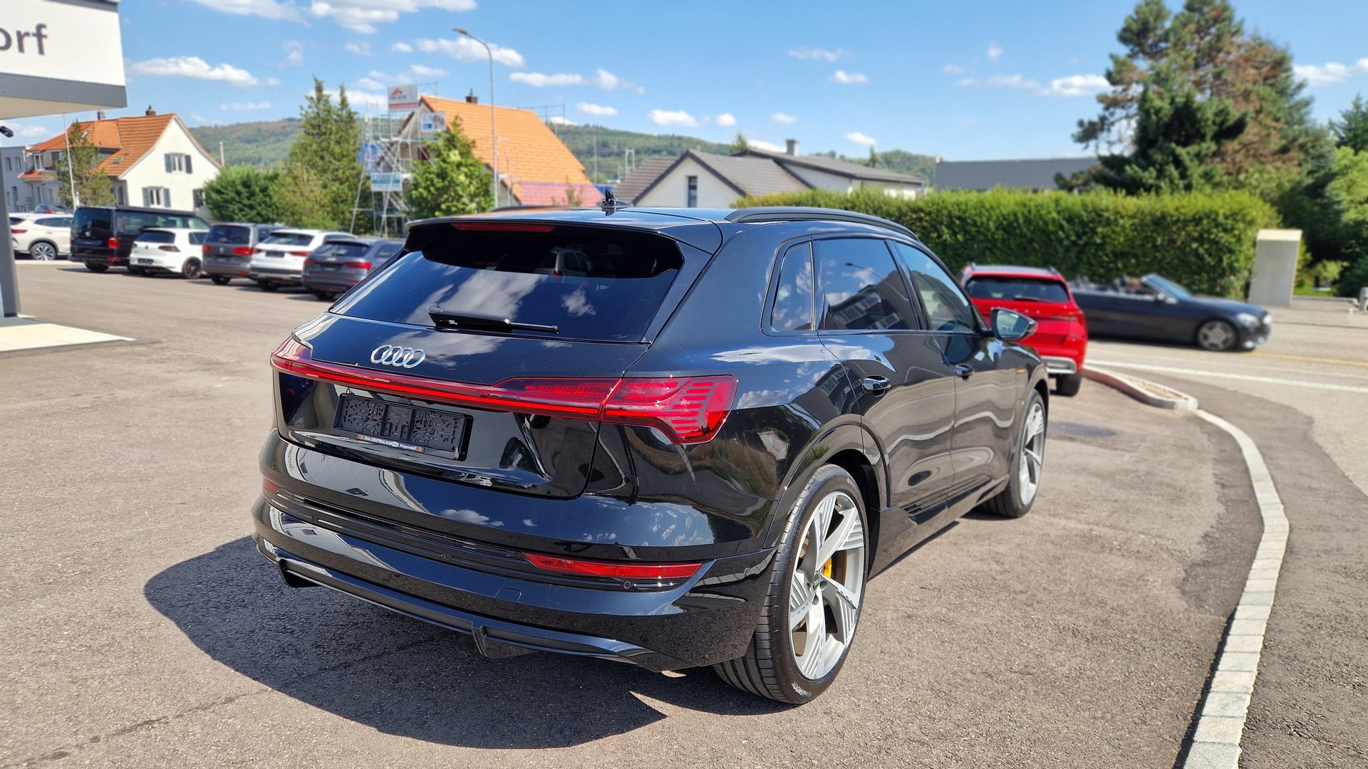 AUDI e-tron 55 S Line Black Edition quattro-image-3