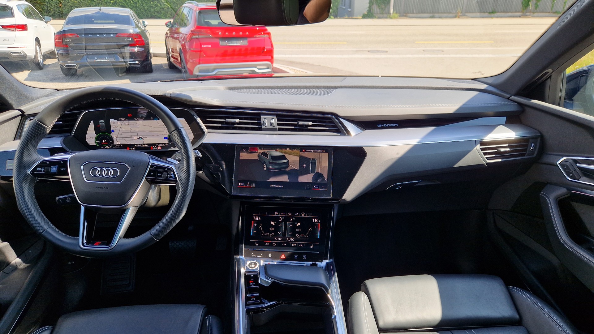 AUDI e-tron 55 S Line Black Edition quattro-image-8