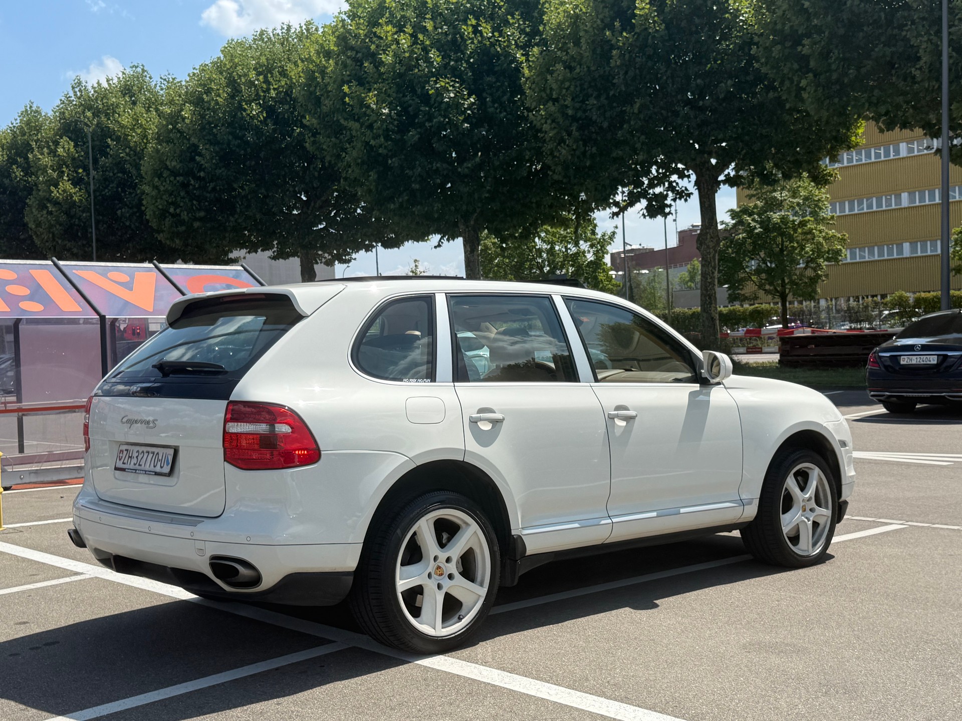 PORSCHE Cayenne S-image-4