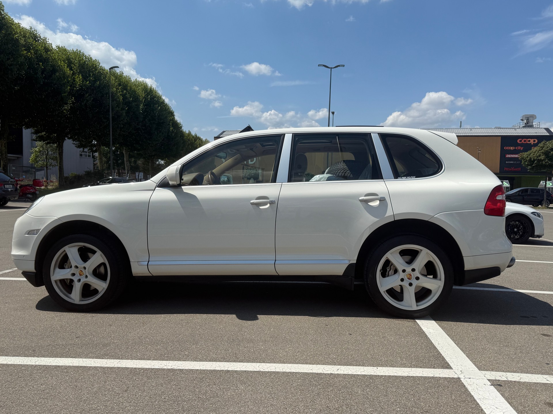 PORSCHE Cayenne S-image-9