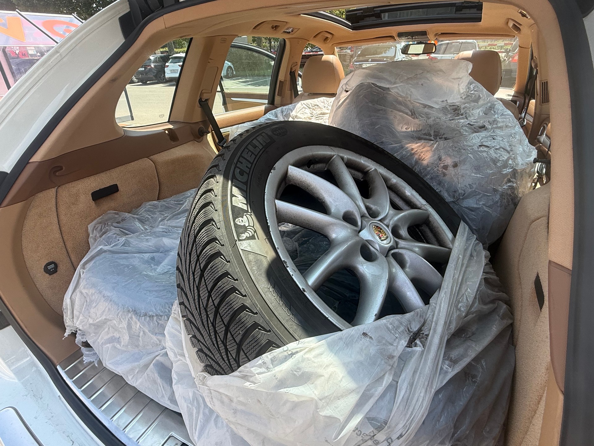 PORSCHE Cayenne S-image-14