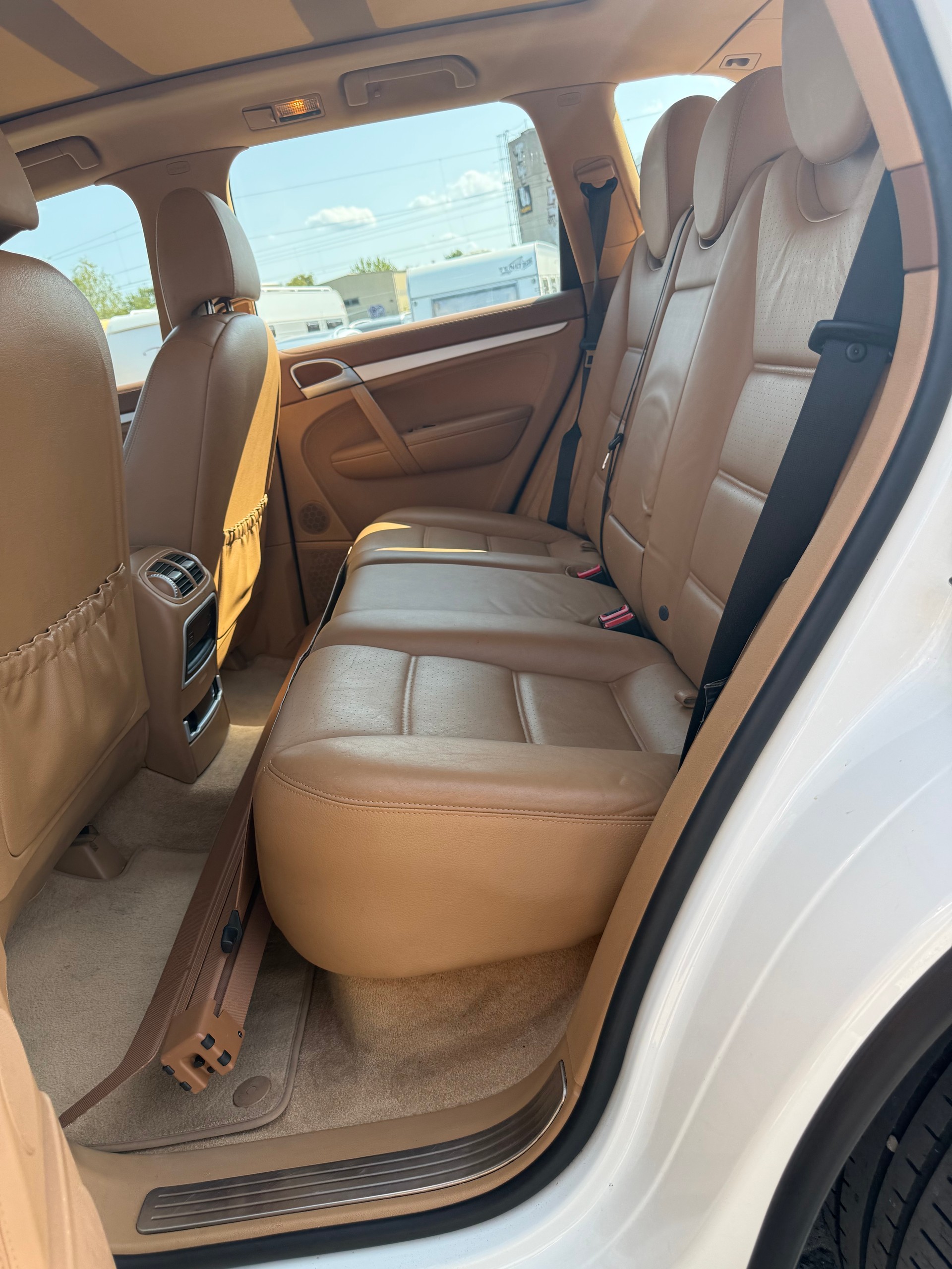 PORSCHE Cayenne S-image-15