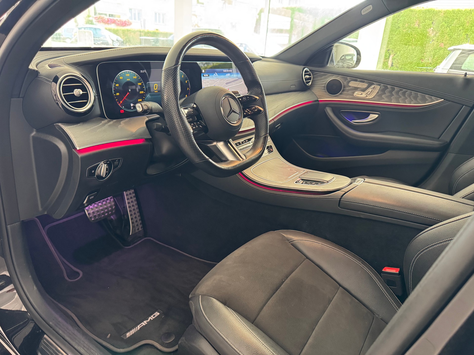 MERCEDES-BENZ E 200 4Matic AMG Line 9G-Tronic-image-7
