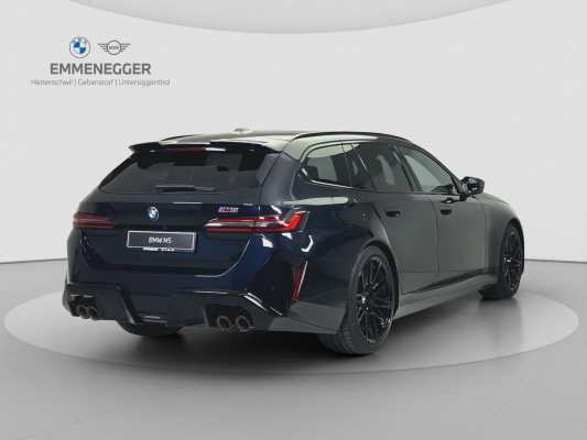 BMW M5 xDrive Touring-image-4