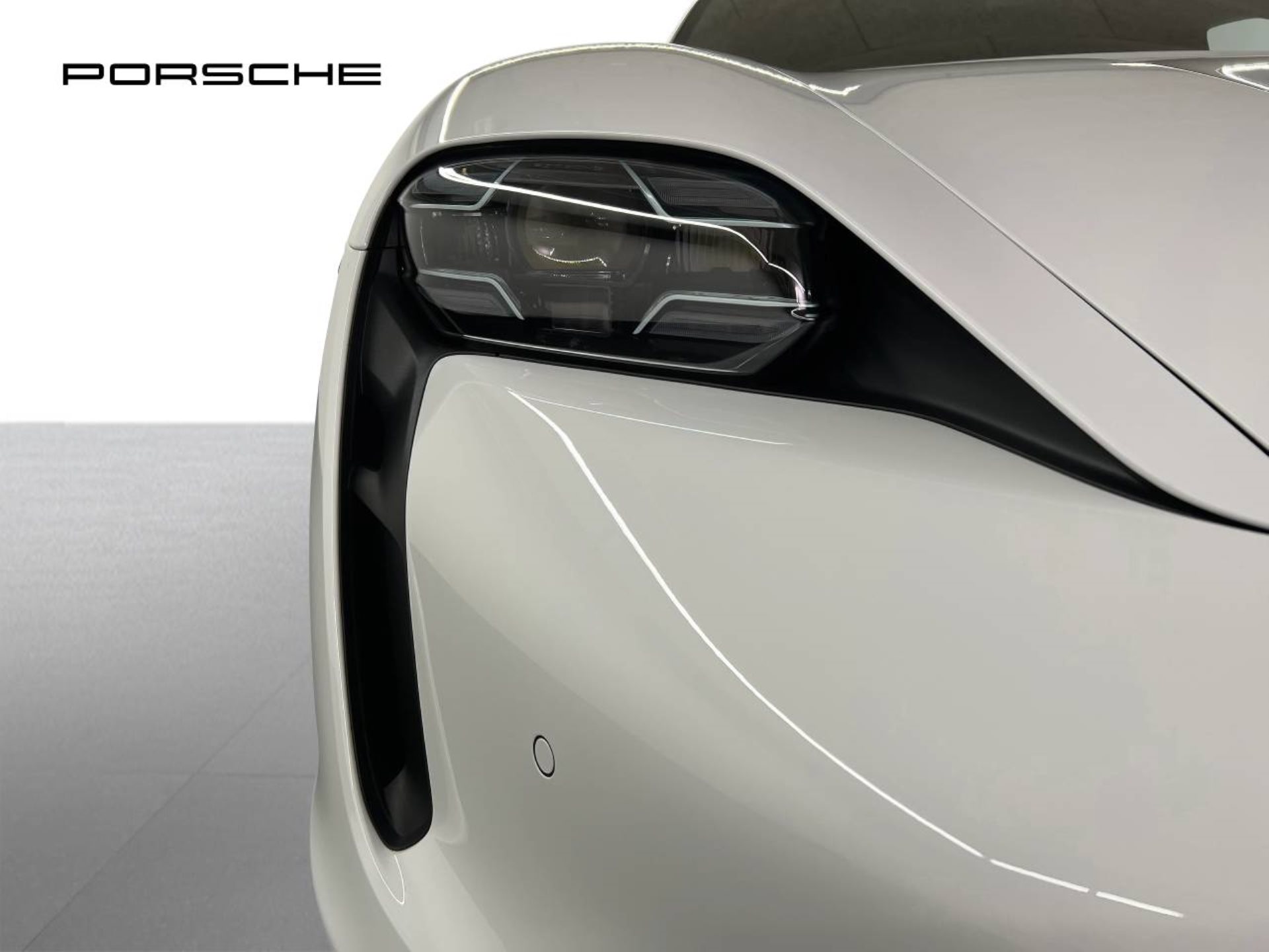 PORSCHE Taycan Turbo-image-11