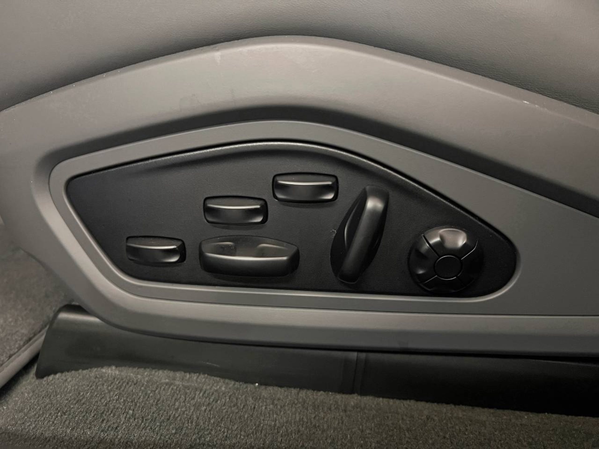 PORSCHE Taycan Turbo-image-20