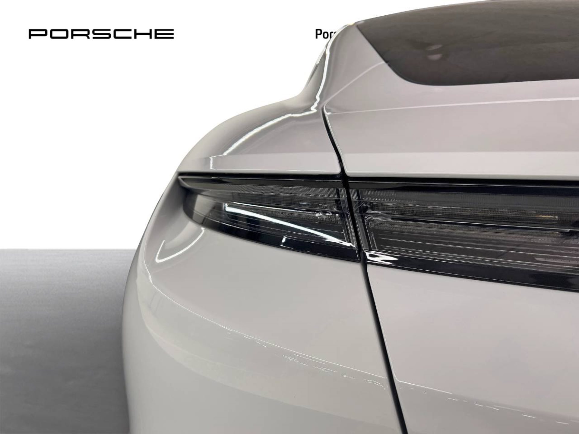 PORSCHE Taycan Turbo-image-12